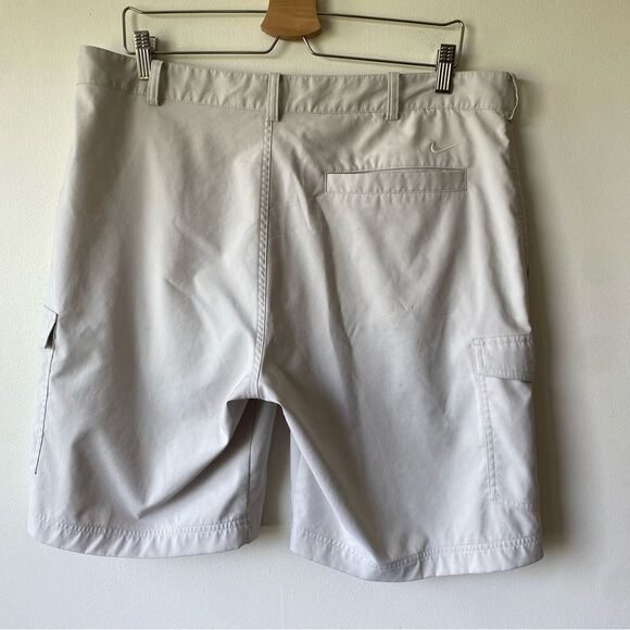 Nike golf off white lightweight shorts men’s size 36 - Picture 3 of 8
